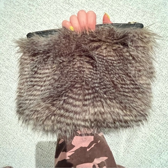 ANN TAYLOR leather and faux fur clutch bag pouch animal print stripes - Picture 13 of 16